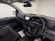 Vauxhall Vivaro 1.5 Vivaro 2900 Sportive S/S 35