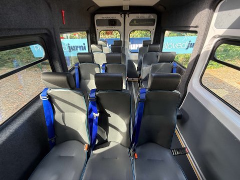 Vauxhall Movano 2.2 CDTi 3500 BiTurbo 15-seat Minibus 5dr Diesel Manual FWD L2 H2 Euro 6 (s 4