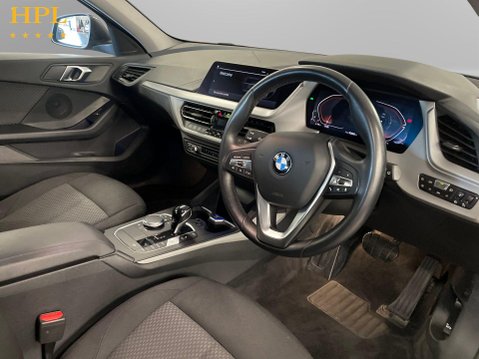 BMW 1 Series 1.5 118i SE (LCP) Hatchback 5dr Petrol DCT Euro 6 (s/s) (136 ps) Air Con - 12