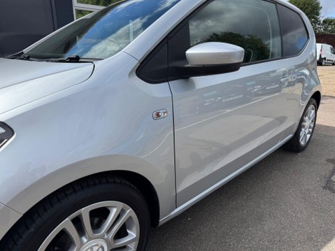Volkswagen Up HIGH UP 22