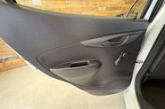 Vauxhall Viva 1.0i SE Hatchback 5dr Petrol Manual Euro 6 (a/c) (75 ps) 58