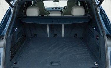 Porsche Cayenne TURBO S E-HYBRID 32