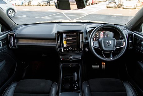 Volvo XC40 RECHARGE T5 R-DESIGN PRO