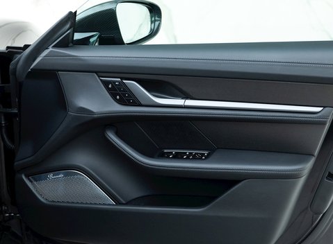 Porsche Taycan Turbo S 23