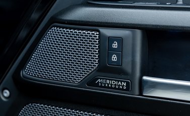 Land Rover Defender 110 V8 P525 25