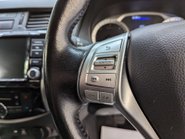 Nissan Navara 2.3 Navara Tekna dCi 4WD 5dr 69