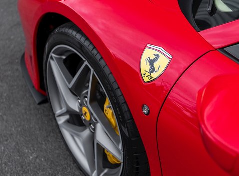 Ferrari F8 Tributo Spider 27