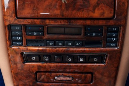 Rolls-Royce Silver Seraph V12 18