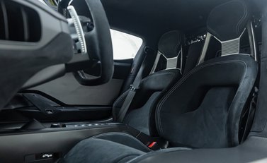 Ford GT Carbon Series 17