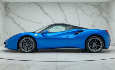 Ferrari 488 SPIDER 7
