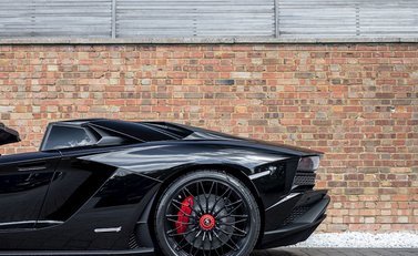 Lamborghini Aventador S LP740-4 Roadster 29