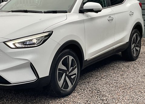 MG ZS EV 72kWh TROPHY 5