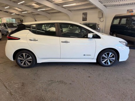 Nissan LEAF 40kWh Acenta Auto 5dr 7