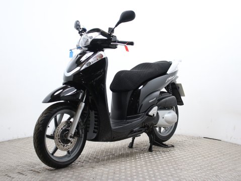 Honda SH300i 6
