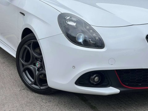 Alfa Romeo Giulietta 1.7 Giulietta Veloce TBi Semi-Automatic 5dr *NATIONAL DELIVERY* 42