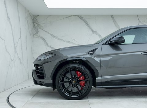 Lamborghini Urus 37