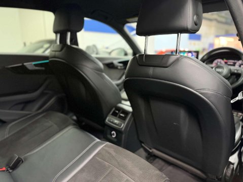 Audi A4 2.0 TDI 35 Black Edition Saloon 4dr Diesel S Tronic Euro 6 (s/s) (163 ps) 40