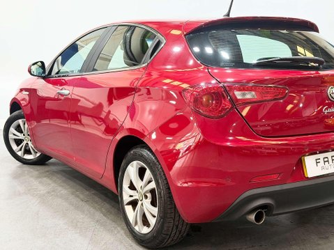 Alfa Romeo Giulietta 1.4 TB MultiAir Lusso Hatchback 5dr Petrol Manual Euro 5 (s/s) (170 bhp) 19