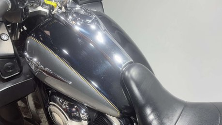 Kawasaki Vulcan 1700 VOYAGER 2010 40K NEW MOT SERVICED LARGE TOURER CRUISER BIKE 11