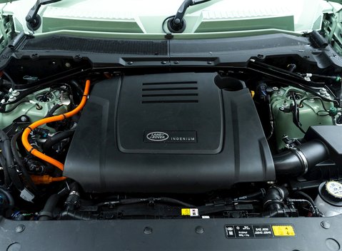 Land Rover Defender 110 75th Anniversary P400e 33