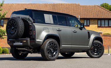 Land Rover Defender 110 OCTA EDITION ONE 4