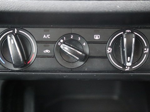 Skoda Kamiq 1.0 TSI SE Euro 6 (s/s) 5dr 17