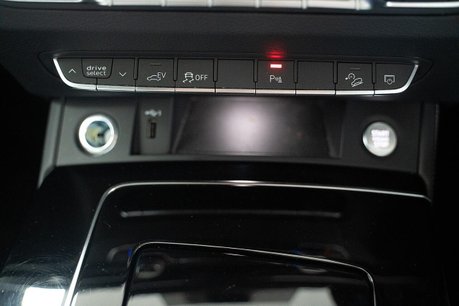 Audi Q5 2.0 TFSIe 50 Edition 1 SUV 5dr Petrol Plug-in Hybrid S Tronic quattro Euro 11