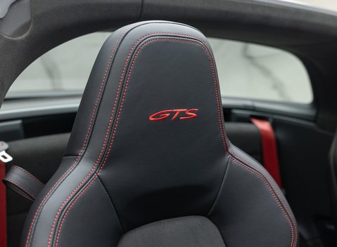 Porsche 911 Targa 4 GTS (992) 18