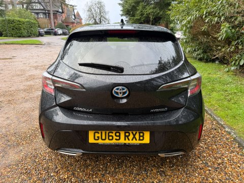 Toyota Corolla 2.0 Corolla Excel VVT-i HEV CVT 5dr 6