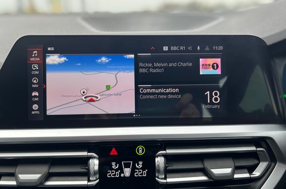 BMW 3 Series 330E M SPORT 40