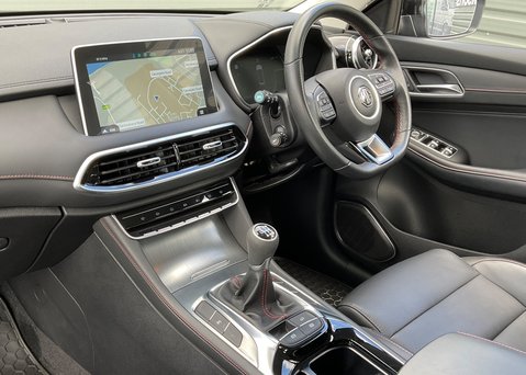 MG HS 1.5 T-GDI EXCITE 15