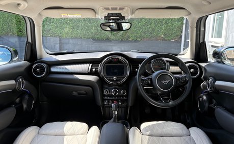 Mini Hatch Cooper 1.5 Exclusive Comfort / Navigation 5 door - SAT NAV - LIGHT LEATHER 11