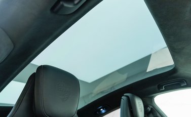 Porsche Taycan Turbo 10