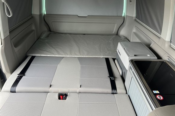 Volkswagen California BEACH 2.0 TDI AUTO CAMPERVAN 47