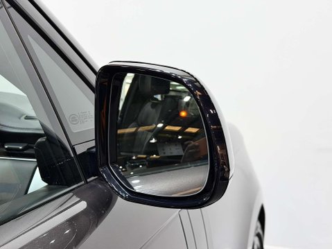 Land Rover Range Rover 4.4 P530 V8 First Edition SUV 5dr Petrol Auto 4WD Euro 6 (s/s) (530 ps) 47