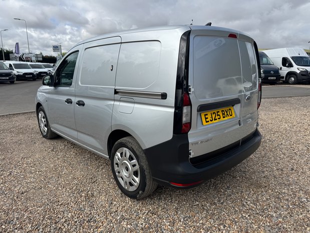 Ford Transit Connect AUTO SWB L1H1 Low Roof Trend Air Con Sensors Cam E 10