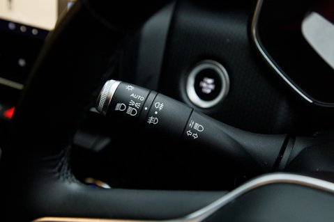 Renault Clio ICONIC TCE 16