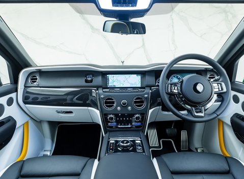 Rolls-Royce Cullinan BLACK BADGE 22