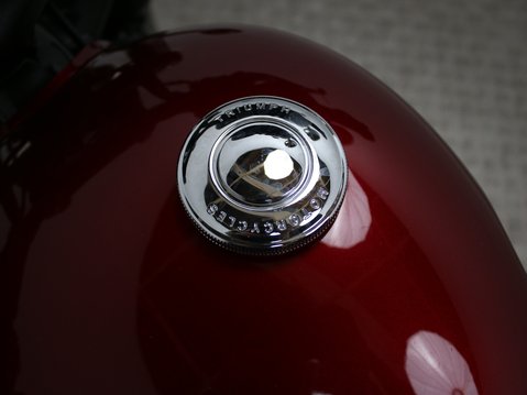 Triumph Bobber BONNEVILLE BOBBER 15