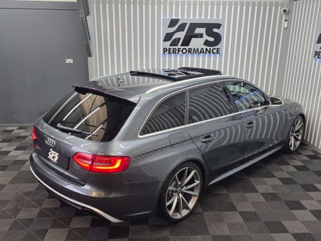 Audi RS4 4.2 FSI V8 Estate 5dr Petrol S Tronic quattro Euro 5 (450 ps) 49