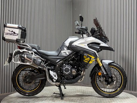 Voge DS 2025 ONLY 3K PANNIERS SCREEN ADVENTURE BIKE A2 READY