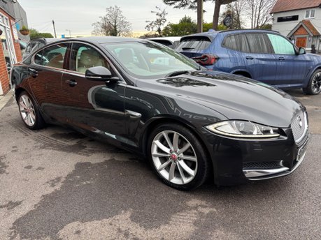 Jaguar XF 3.0d V6 Premium Luxury Saloon 4dr Diesel Auto Euro 5 (s/s) (240 ps) 24