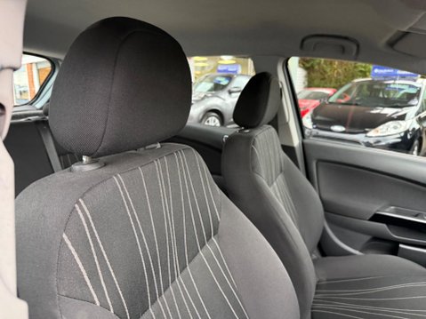 Vauxhall Corsa 1.4i 16v Exclusiv 5dr 17