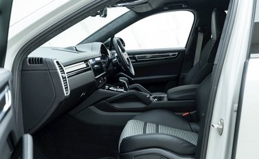 Porsche Cayenne GTS Coupé 14