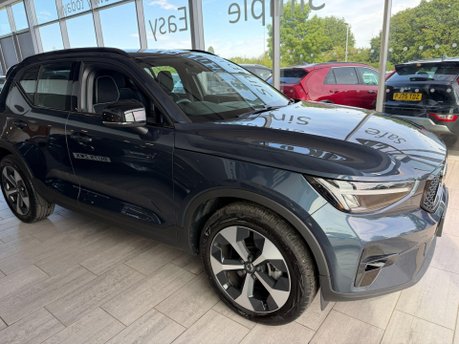 Volvo XC40 2.0 B4 MHEV Plus Dark DCT Auto Euro 6 (s/s) 5dr