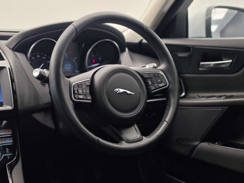 Jaguar XE 2.0 XE SE D 4dr 14