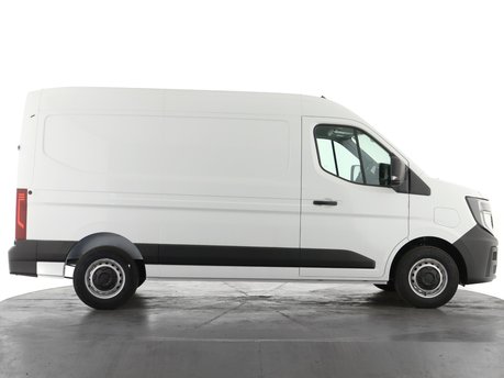 Renault Master MM35 104kW 87kWh Advance V2L Medium Roof Van Auto 5
