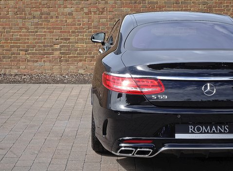 Mercedes-Benz S63 AMG Coupe 14