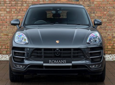 Porsche Macan Turbo 4
