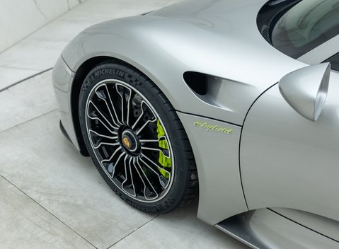 Porsche 918 Spyder 33
